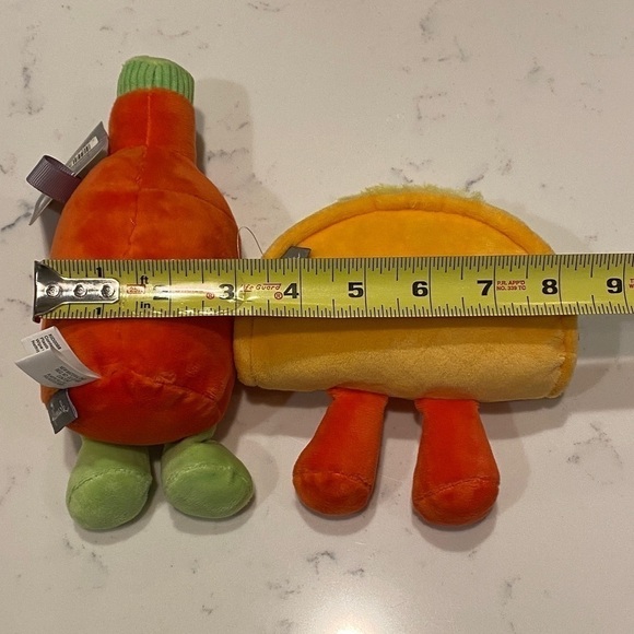 Hallmark Better Together Taco & Hot Sauce Magnetic Plush Best Friends NWT - Picture 12 of 13